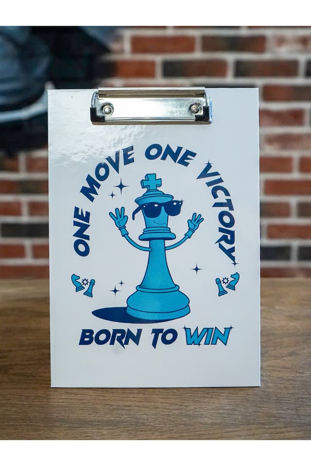 Notasyon Altlığı Born to Win resmi